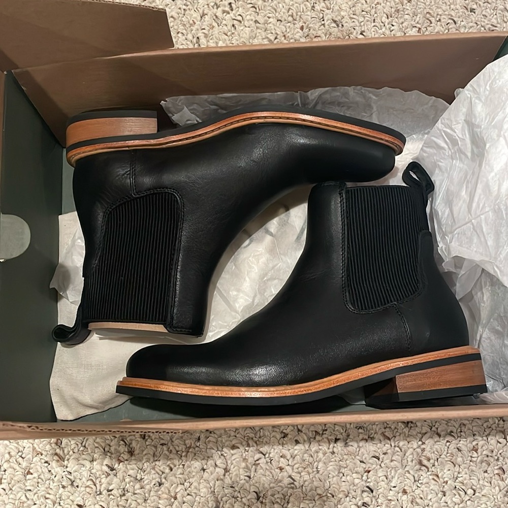 NWT Nisolo Black Carmen Chelsea Boots, 7.5